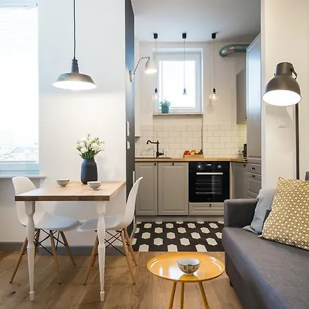 Shortstaypoland Niepodleglosci